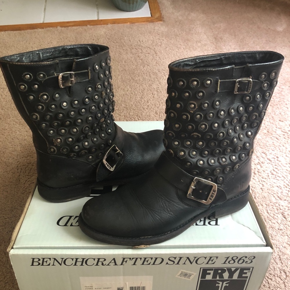 FRYE Jenna Disc Short Black Size 9